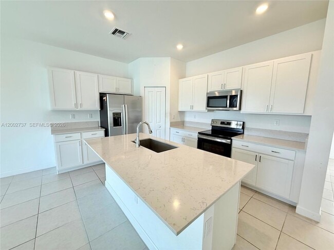 Building Photo - 6939 Harbours Edge Ave