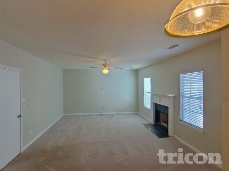 Building Photo - 3529 Craggy Perch