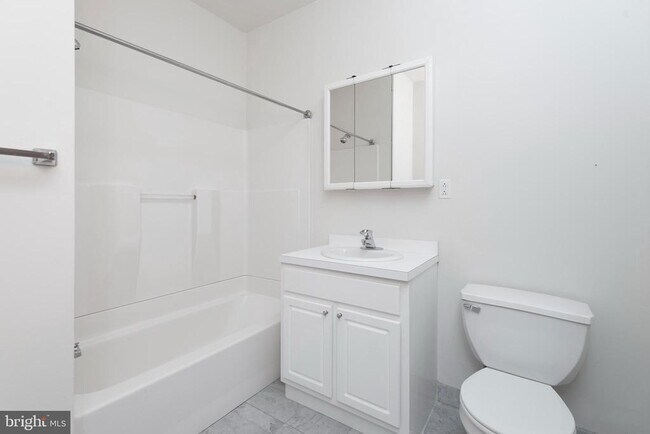 Building Photo - 220 S 16th St