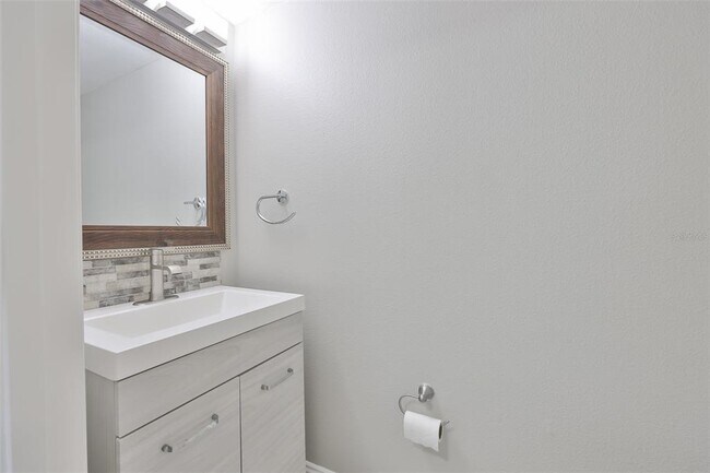 Building Photo - 10505 Opus Dr