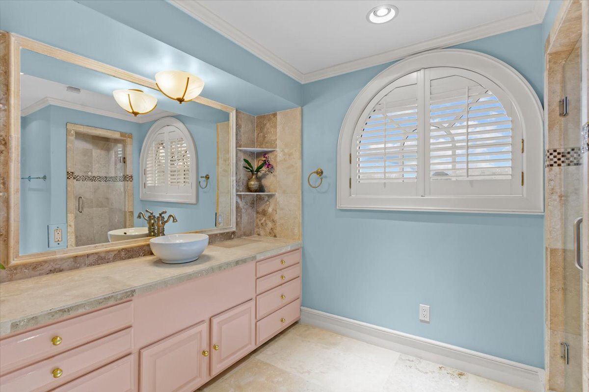 Building Photo - 200 Asphodel Dr