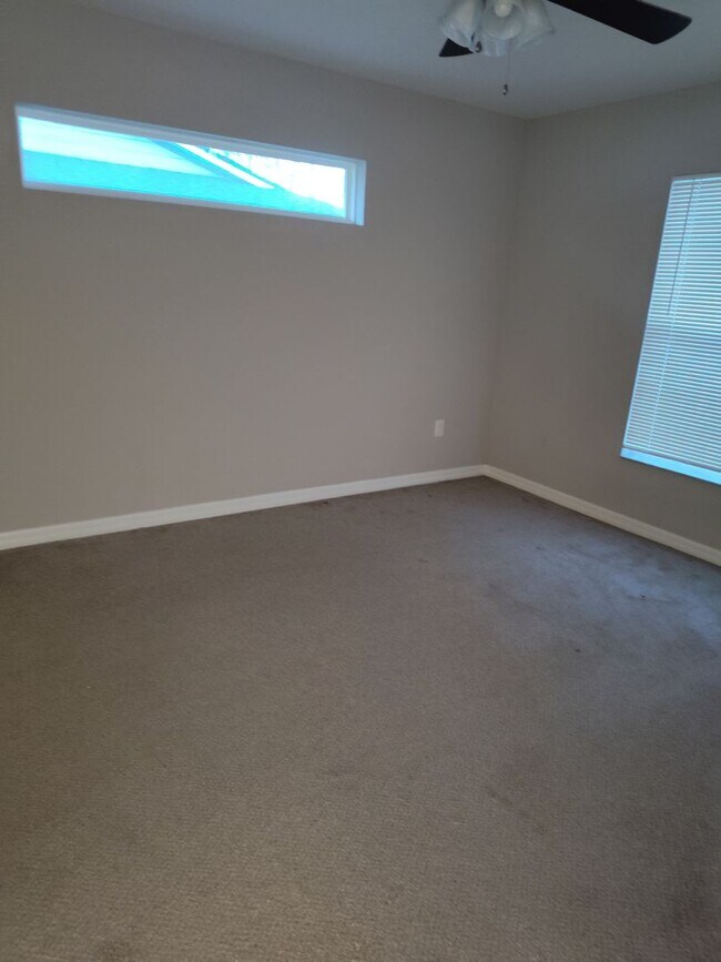 Building Photo - Charming 2BR/2BA Citrus Springs Duplex – C...