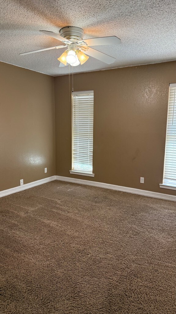 Building Photo - 2602 Wydewood Dr