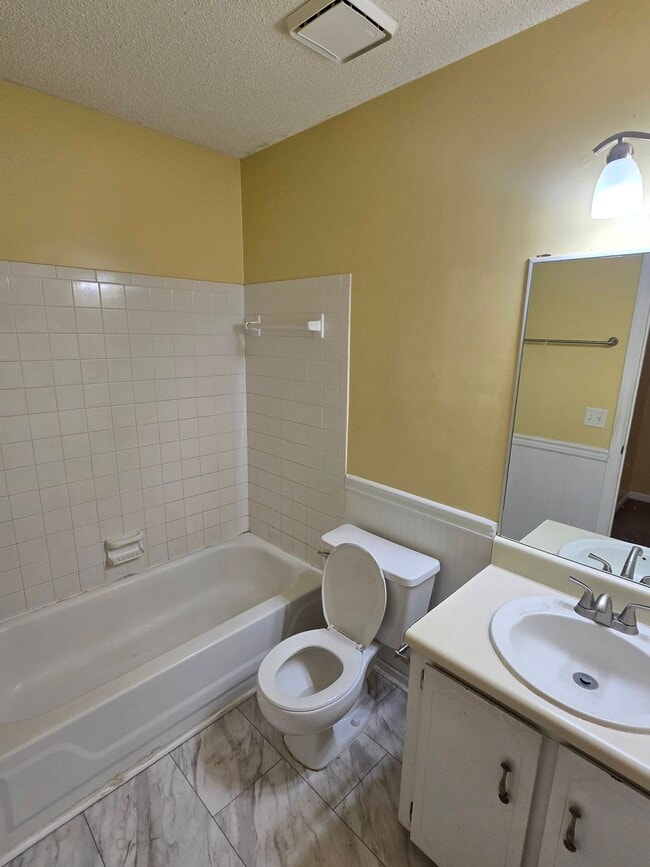 Building Photo - 1304 Tower Dr