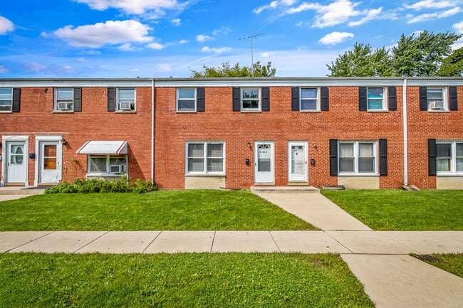 Building Photo - 843 McHenry Rd