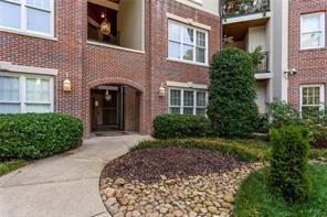 Building Photo - 825 Highland Ln NE