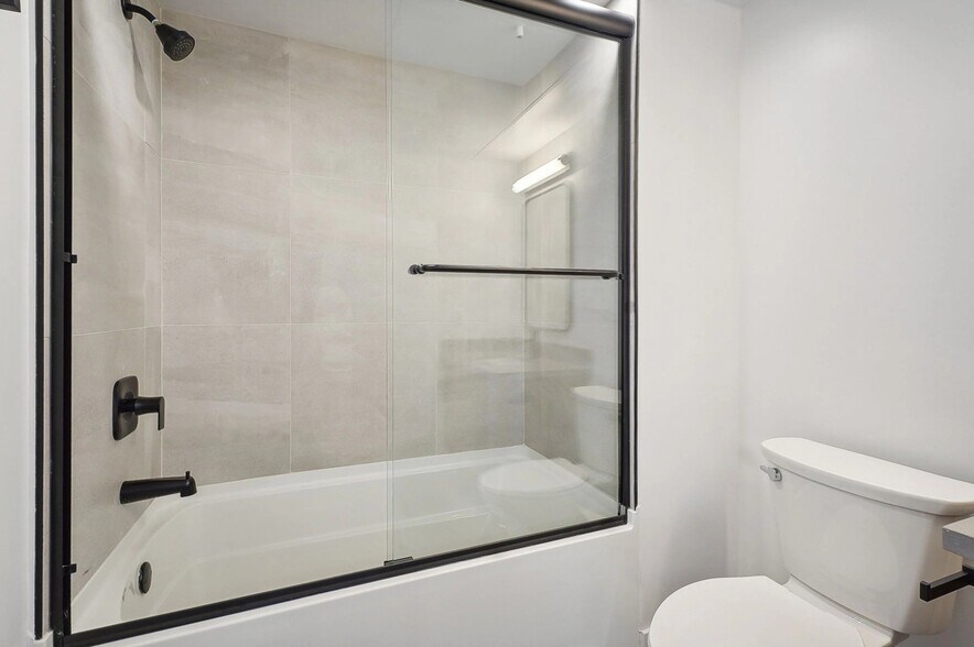 Building Photo - IM 21