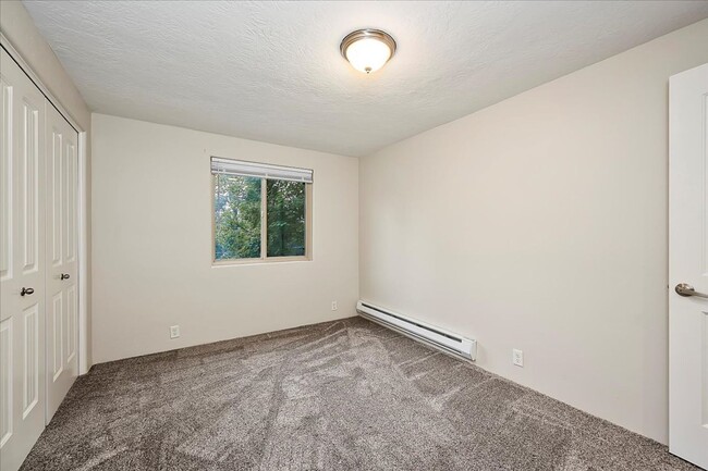 Building Photo - Newly Renovated North End Boise Apartments