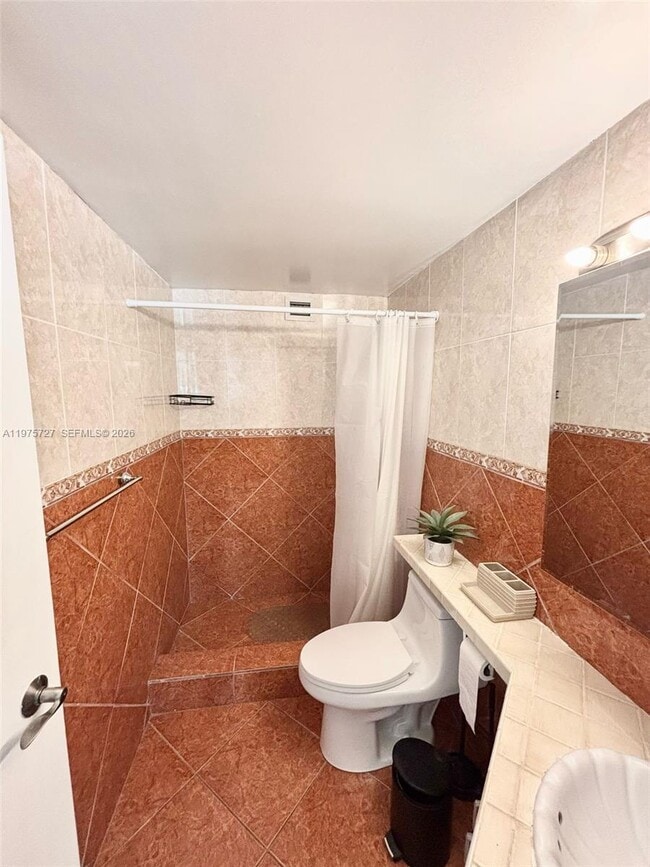 Building Photo - 905 Brickell Bay Dr