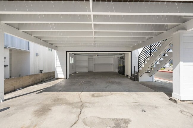 Building Photo - 212 Orange St