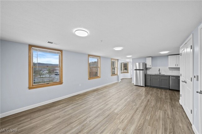 Building Photo - 1735 Merriman Rd