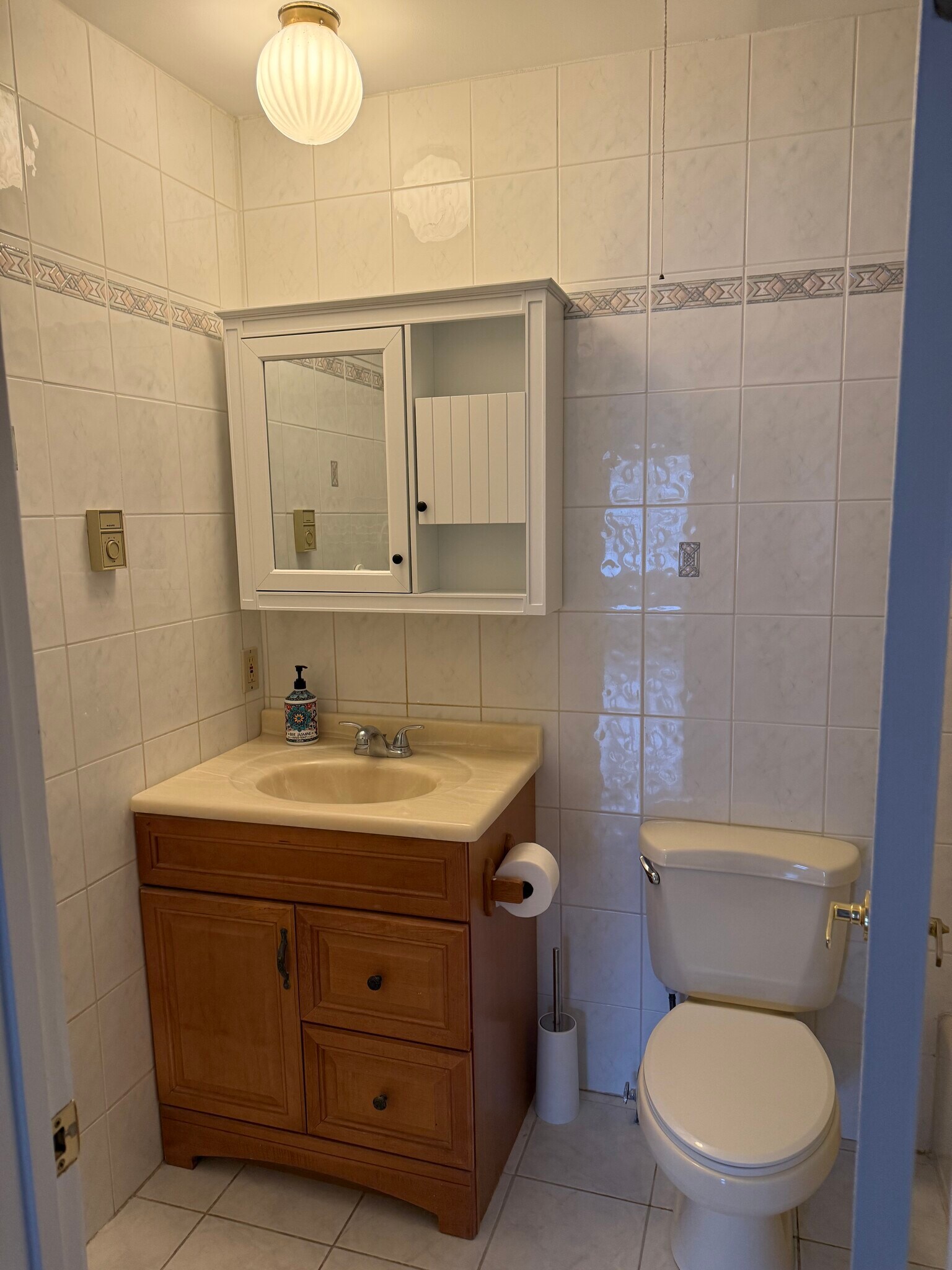 Building Photo - 80 Mountain Ct