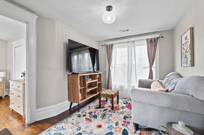 Building Photo - 2929 Newman St