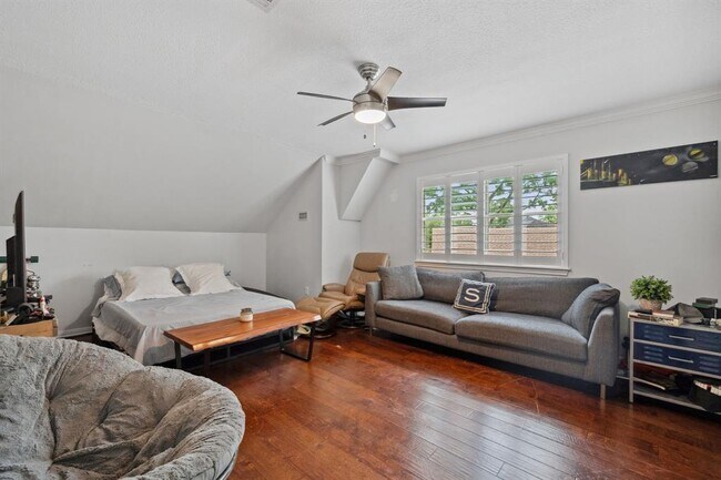 Building Photo - 4619 Breezy Point Dr