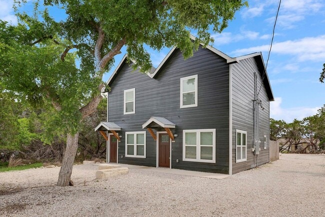 Building Photo - 349 Will Rogers Dr