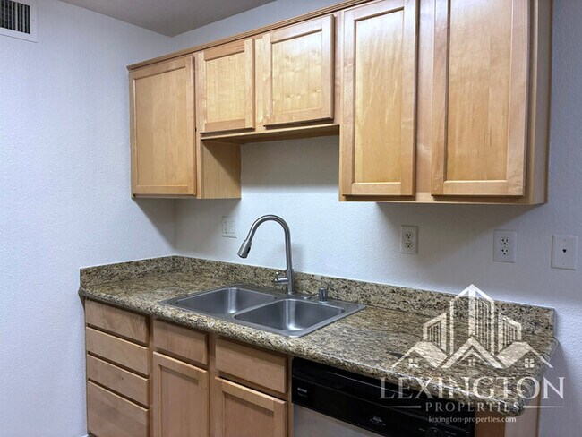 Building Photo - Stunning, 2BD/1BA, Condo in the Villaggio Community off Madison Ave. and Auburn Blvd.!