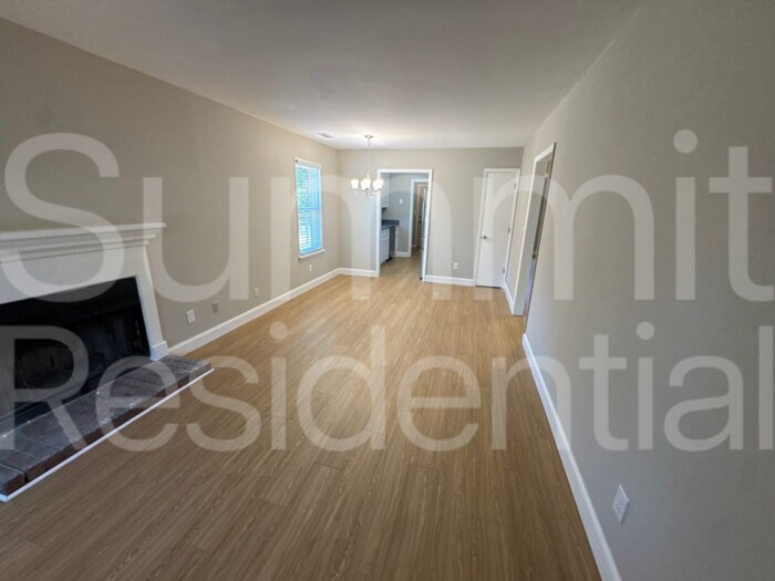 Building Photo - 121 Johnny Reb Dr