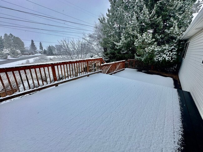 Building Photo - New on the market!