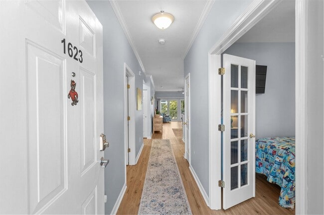 Building Photo - Spacious 3BR Condo in Gated Ocean Keyes