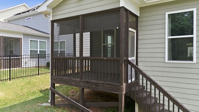 Building Photo - 304 Atwood Dr
