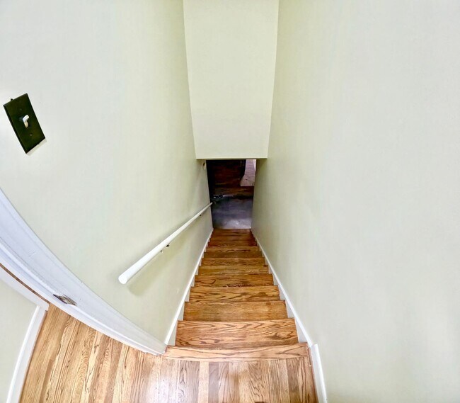 Building Photo - Beautiful 3 Bed 2 Bath Home Located In Greensboro