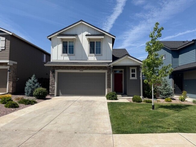 Primary Photo - SE Bend neighborhood with community pool
