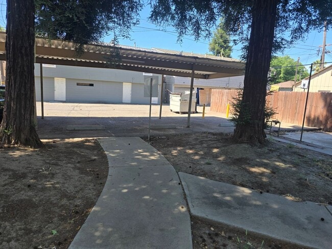Building Photo - DOWNTOWN MERCED STUDIO