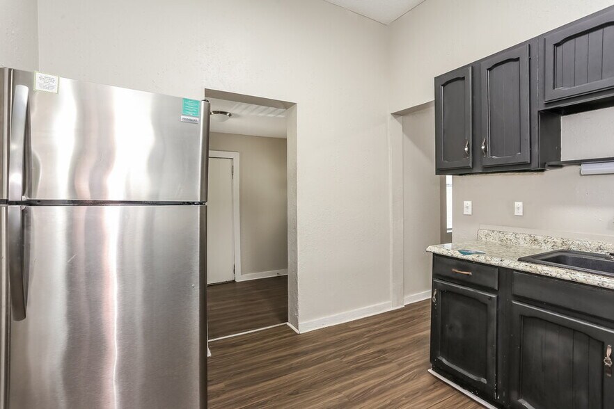 Building Photo - 2839 Spring Park Rd