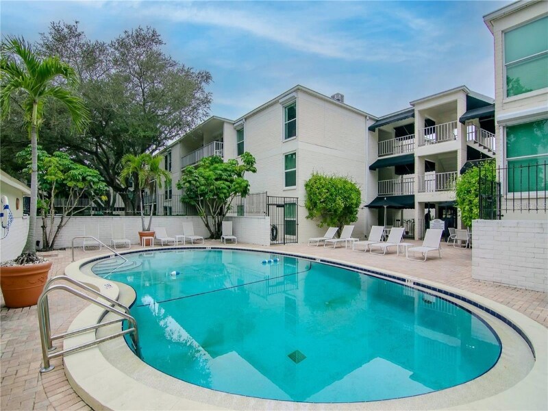 Building Photo - 3325 Bayshore Blvd