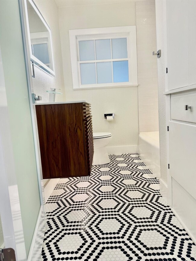 Building Photo - 4406 Airport Blvd