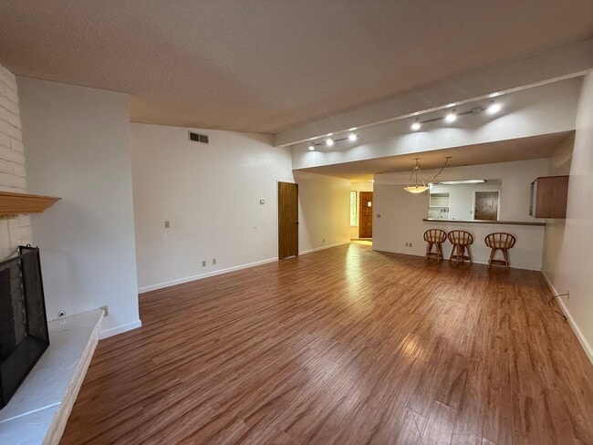 Building Photo - Creekridge Villas Single Story Condo in Gated Community in Orcutt with Easy Access to VSFB