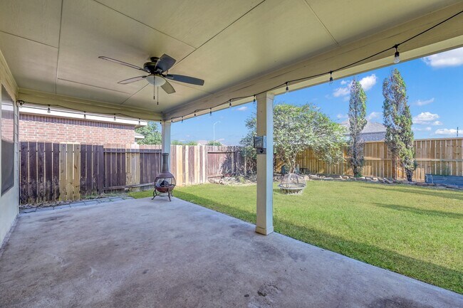 Building Photo - 23310 E Pine Ivy Ln
