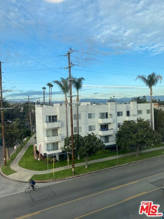 Building Photo - 9240 National Blvd