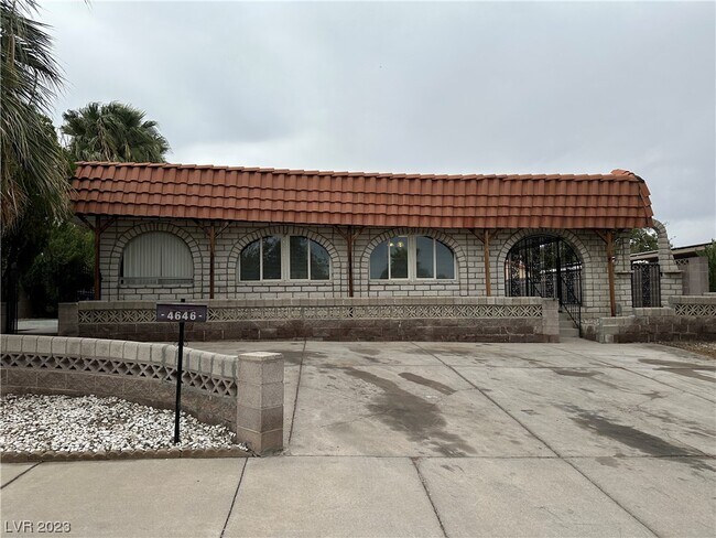 Primary Photo - 4646 Fiesta Way