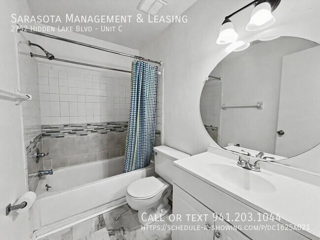 Building Photo - 2752 Hidden Lake Blvd