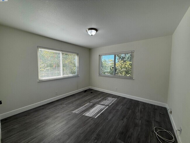 Building Photo - 91 Fountainhead Ct