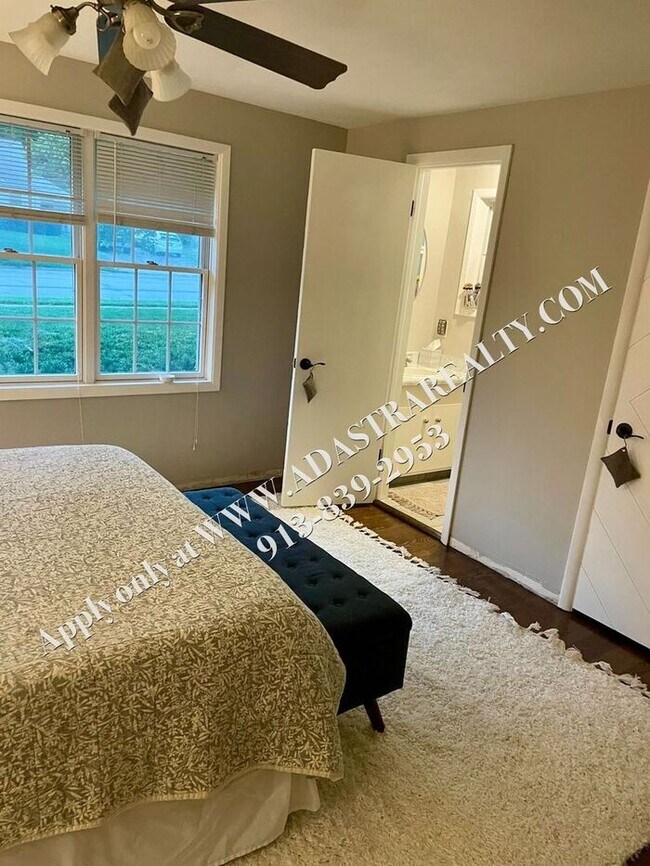 Building Photo - Beautiful Ranch Home in Shawnee-Available ...