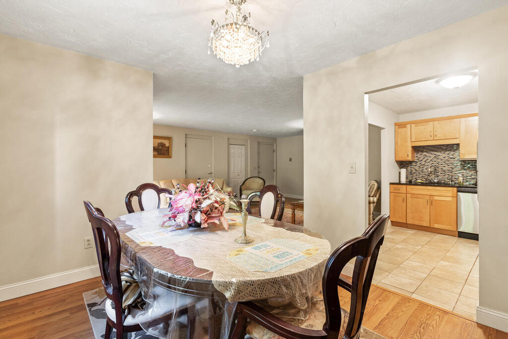 Building Photo - 100 Fellsview Ter