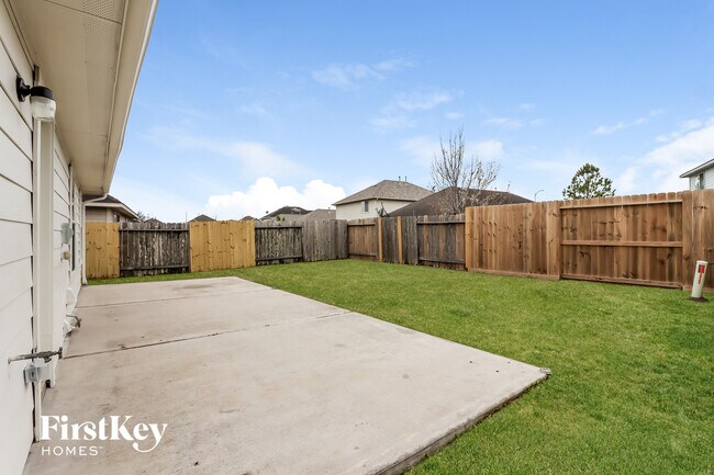 Building Photo - 13531 High Banks Ln