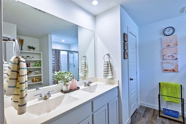 Building Photo - 8522 Kokernot Ln