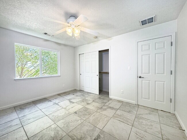 Building Photo - Wonderful 2 Story 3 BR Home in Loma Colorado