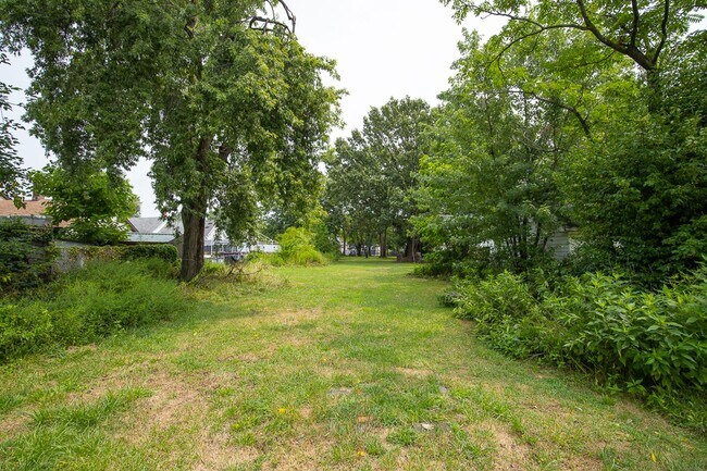 Building Photo - 3295 W 46th St