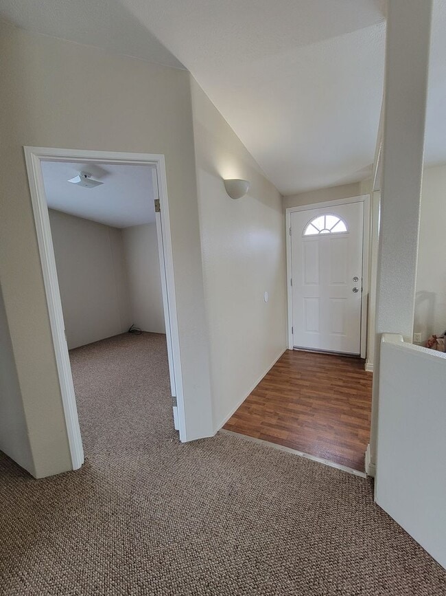 Building Photo - For Rent – 3 Bedroom, 2 Bath Home Near Old...