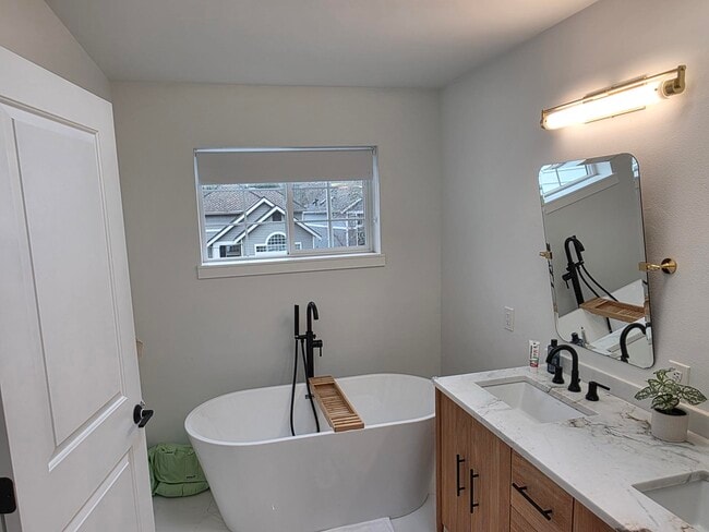 Building Photo - 25728 SE 35th Pl