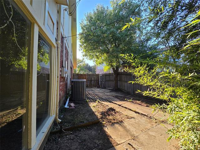 Building Photo - 917 Grasswood Dr