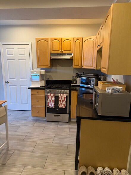 Building Photo - 226 Hanover St