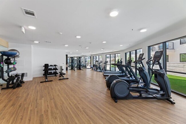 Building Photo - 1701 Simond Ave Ave