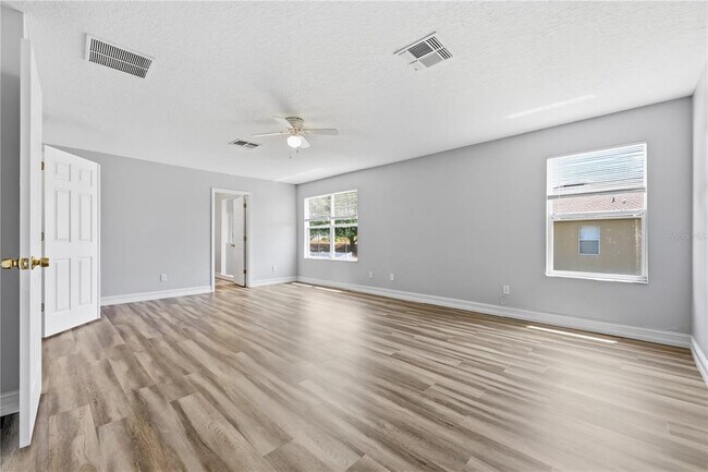 Building Photo - 7339 Country Run Pkwy