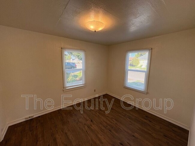 Building Photo - 719 S Church St