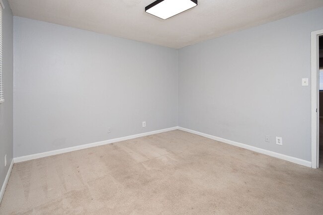 Building Photo - 1106 Marble St